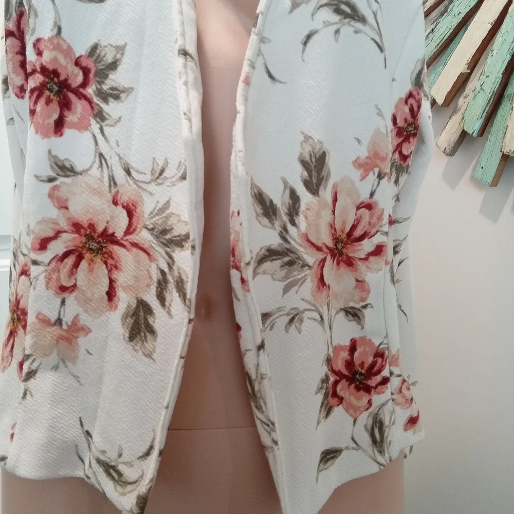2-$10... Uno Love Floral Open-Front Women's Jacket Size M